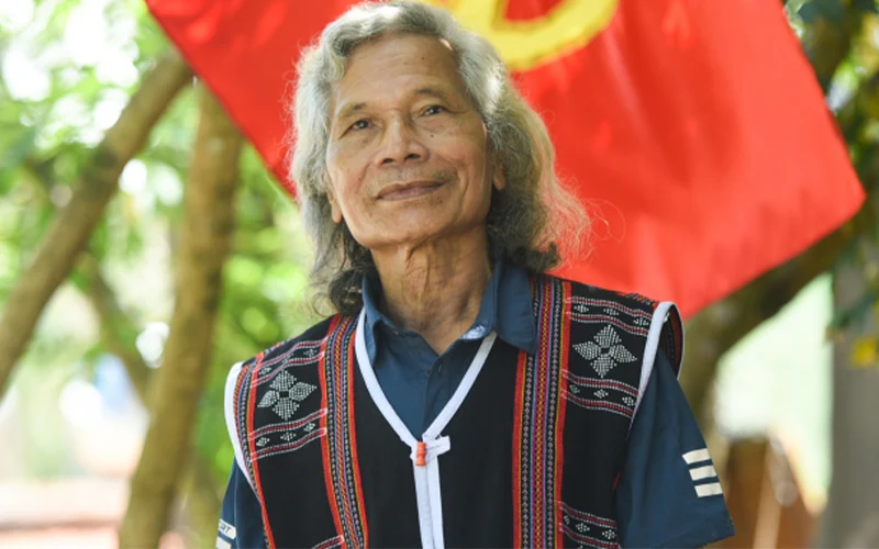 Những Người Gác Cửa Văn Hóa Cơ Tu