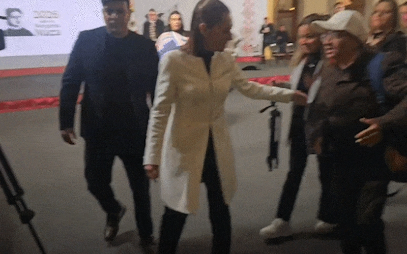 Tổng thống Mexico sơ tán giữa họp báo