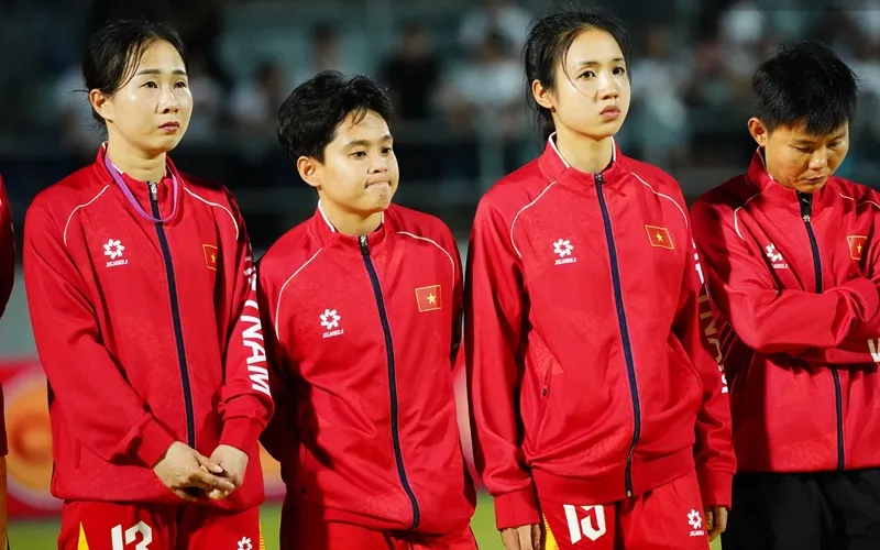 Cấu trúc độ tuổi và số lượng cầu thủ giàu kinh nghiệm