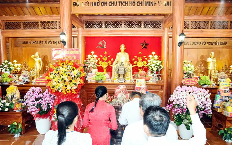 Không gian trang trọng tại nhà thờ Bác Hồ