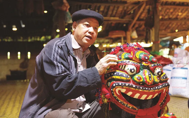 Nghệ nhân Lâm Văn Đầm