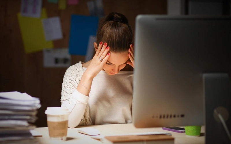 Làm Việc Quá Sức