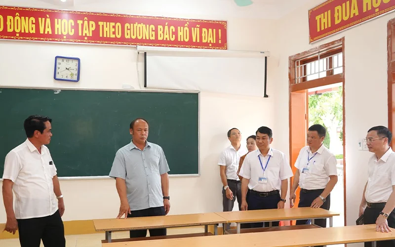 Kiểm Tra Công Tác Thi Tại Các Địa Phương